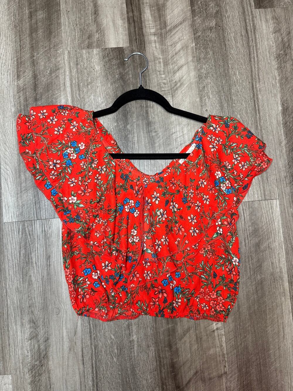 Heart Hips red floral ruffle crop top